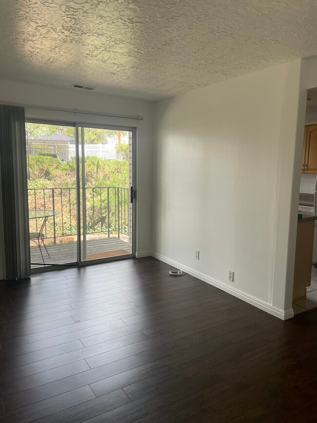 Photo - 1044 E Quail Park Dr