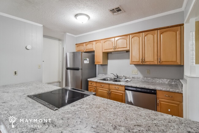 Photo - 665 Burlington Dr