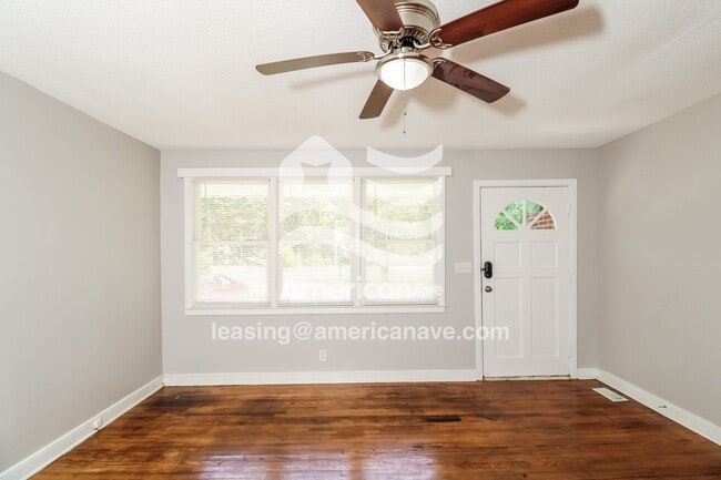 Photo - 883 Medfield Rd