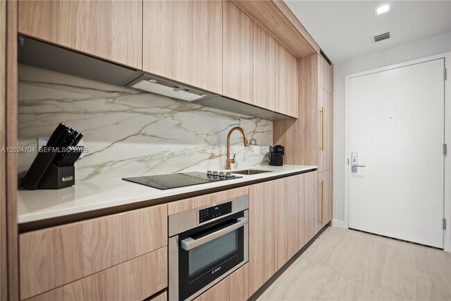 Photo - 77 SE 5th St Unit 1604