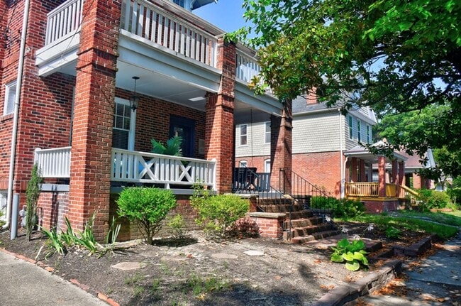 Photo - Beautiful Older home renovated for todays ...