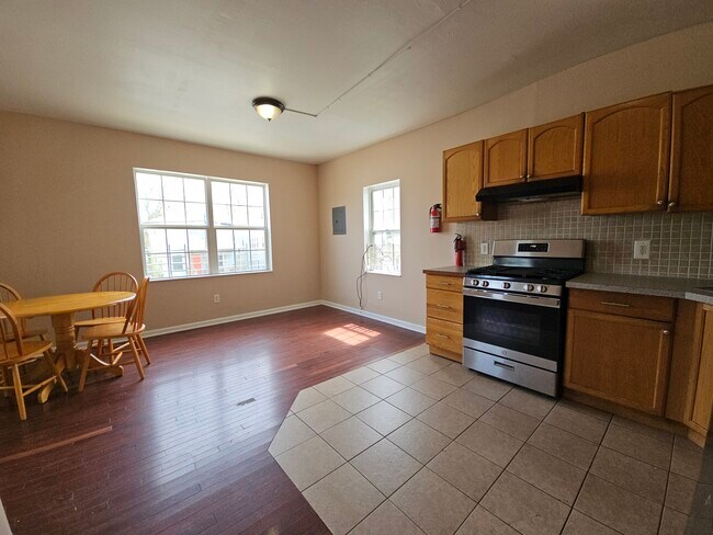 Photo - 522 N Indiana Ave Unit B