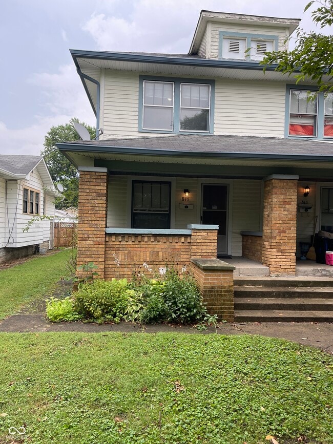 Building Photo - 815 N Riley Ave Rental