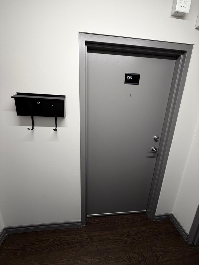 Building Photo - 20 Bradmon Dr Unit 220