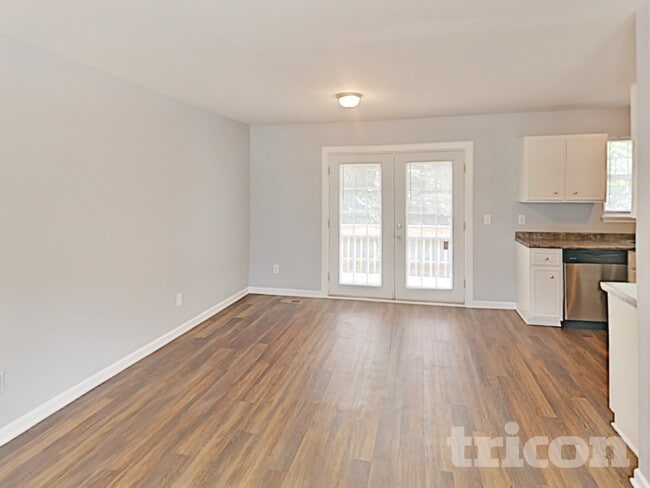 Photo - 201 Trowbridge Rd