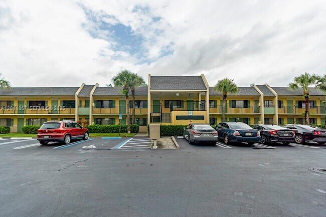 Photo - 1408 Meadows Cir W Unit 1408