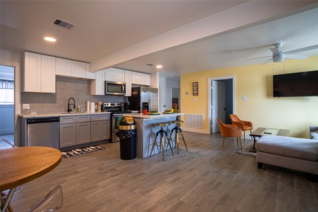 Photo - 6127 Beekman Rd