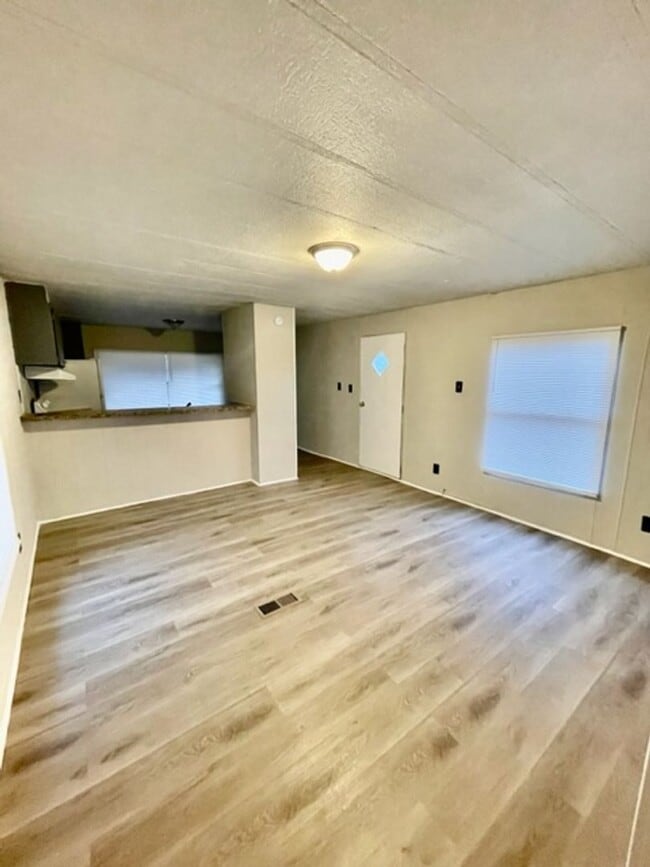 Photo - Adorable 2 bedroom 1 bath Moble Home located it Dallas