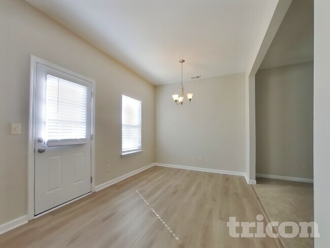 Photo - 46 Wyndham Ct