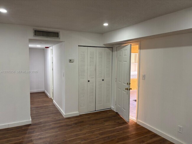 Photo - 17901 NW 68th Ave Unit T102
