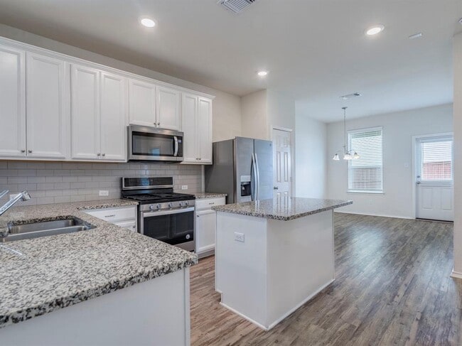 Photo - 790 Pepperbark Loop