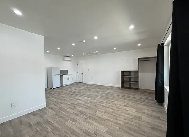 Photo - 8241 Shoup Ave