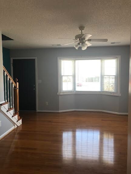 Photo - 2320 Vineyard Dr