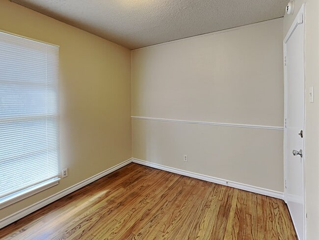 Photo - 11211 Ulloa Ln