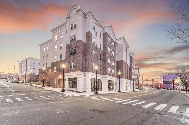 Building Photo - 1269 Main St Rental