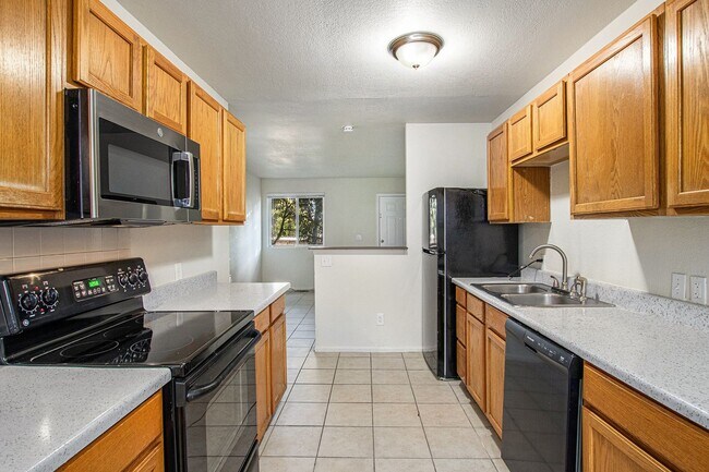 Photo - Updated Duplex 4 bed | 2 bath in Westwood!