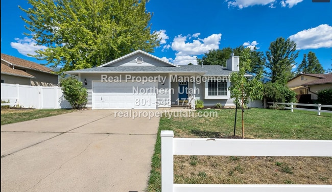 Building Photo - Beautiful 4 Bedroom 2 Bath Home in Kaysvil...