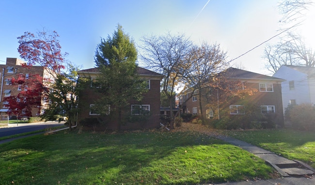 N. Rose Blvd. - 170 N. Rose Blvd Unit Apt. #3