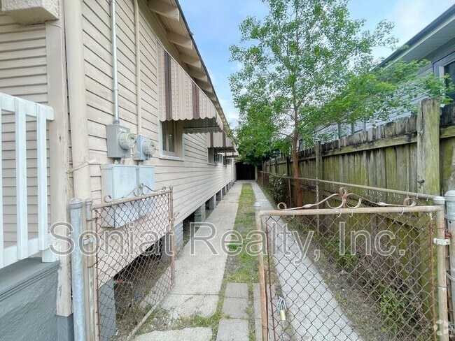 Building Photo - 1668 Agriculture St Rental