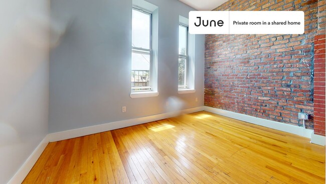 Private bedroom in 3 bed/1 bath Home - Private bedroom in 3 bed/1 bath Home Unit A