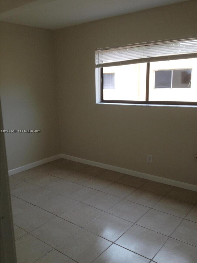 Photo - 1085 S Flagler Ave Unidad 616