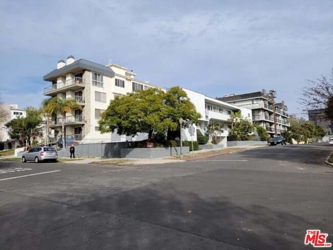 Photo - 1850 Thayer Ave Unit 4