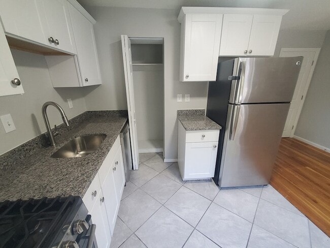 Photo - 174 Pine St