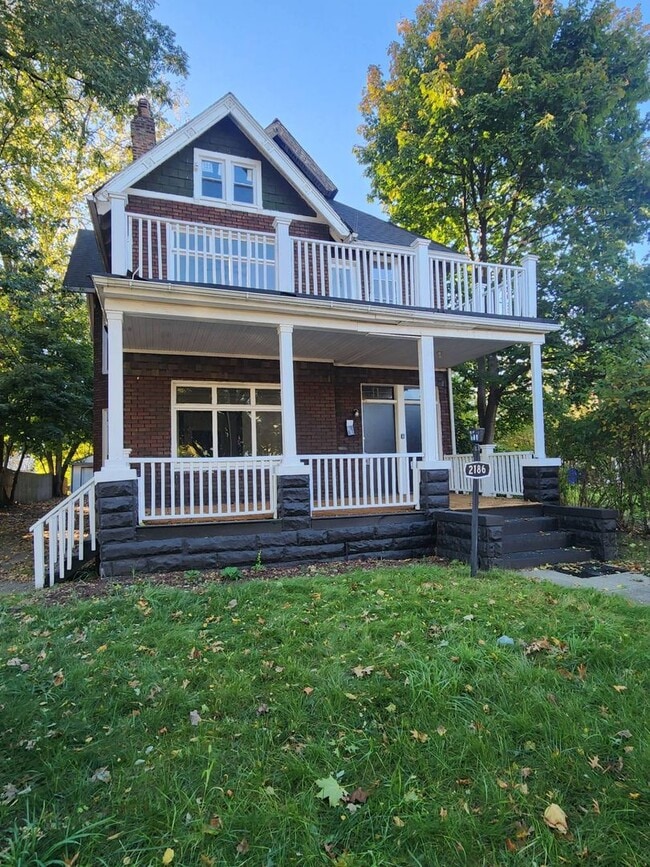 Building Photo - 2186 E 89th St Unit 1