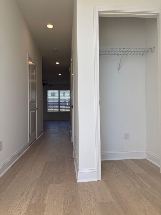 Photo - Knoxville 37920 - 3 bedroom 2.5 bath - cal...