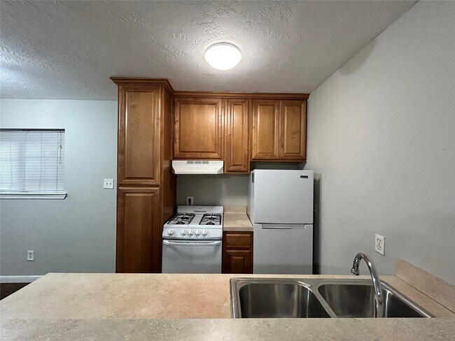 Photo - 425 Emerson St Unit 6