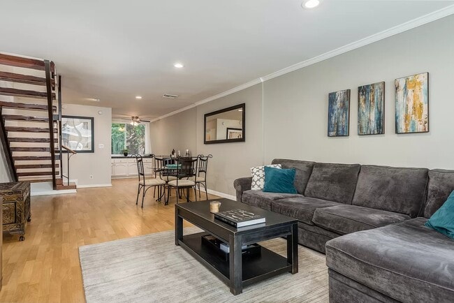 Photo - 4610 Densmore Ave