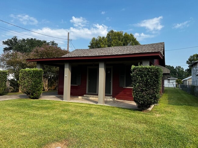 Photo - Four Bedroom, Two Bathroom , House Near UL...
