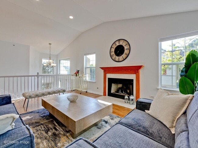 121 Commons Ct