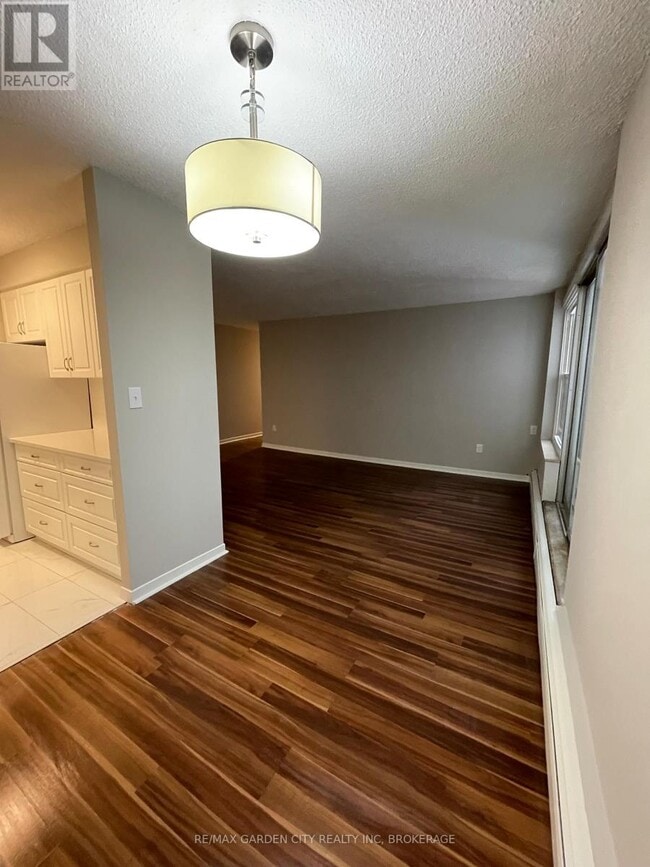 Photo - 151 Plymouth Rd