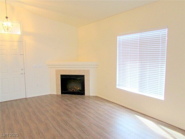 Photo - 2305 W Horizon Ridge Pkwy Unidad 1422