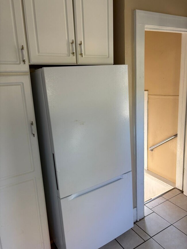 Photo - 2 BR house w garage, CA, fireplace