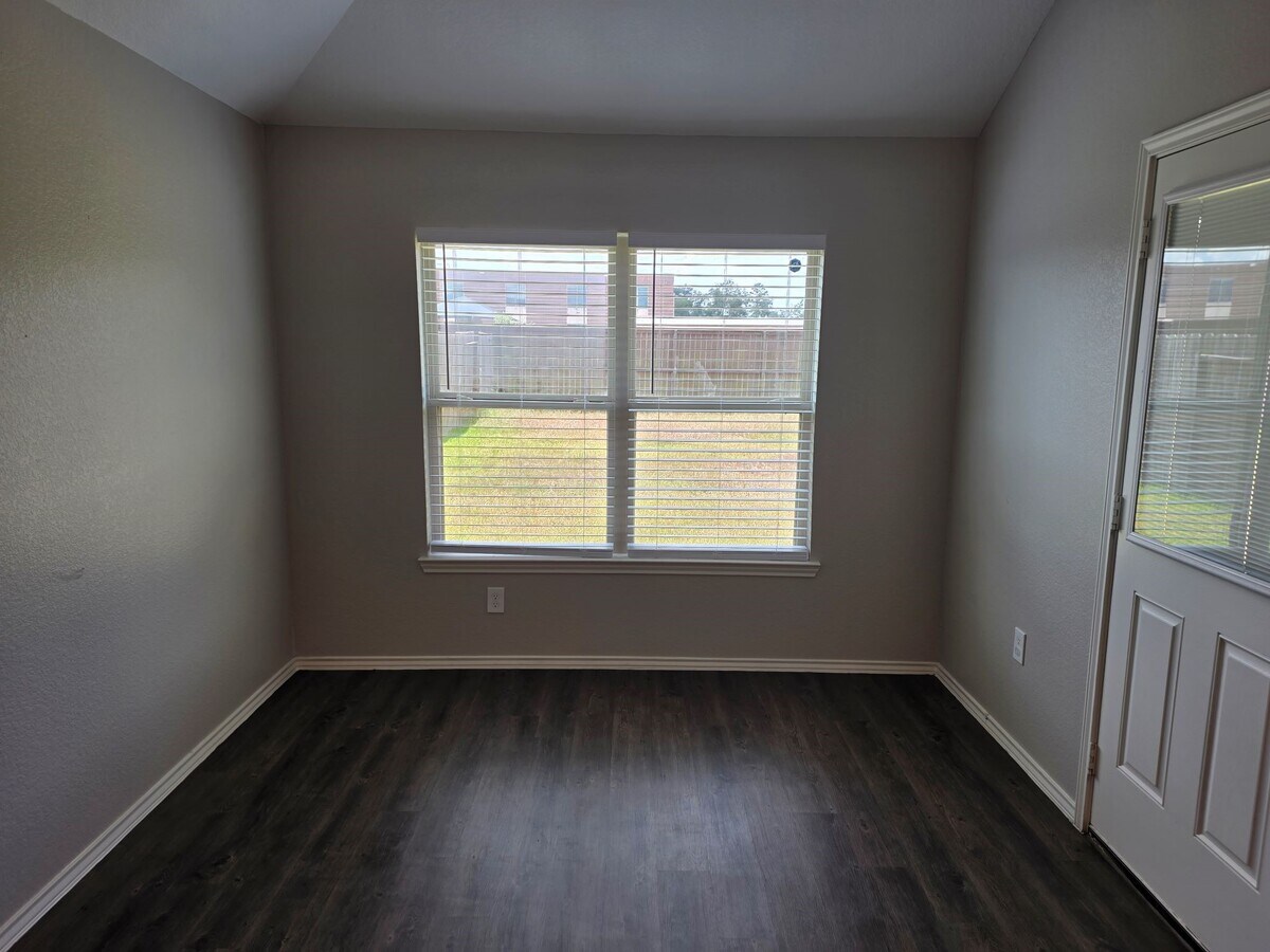 Photo - 20714 Southern Wds Blvd