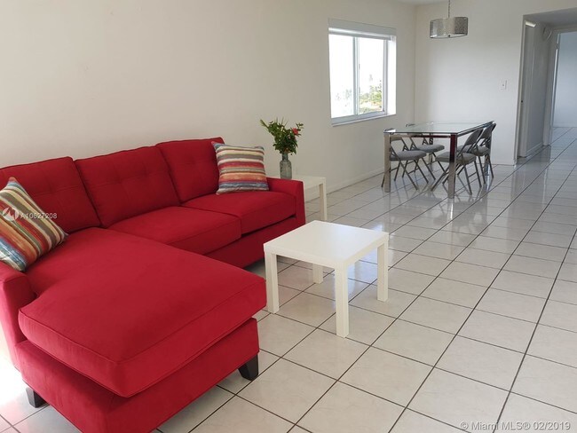 Photo - 8001 Crespi Blvd