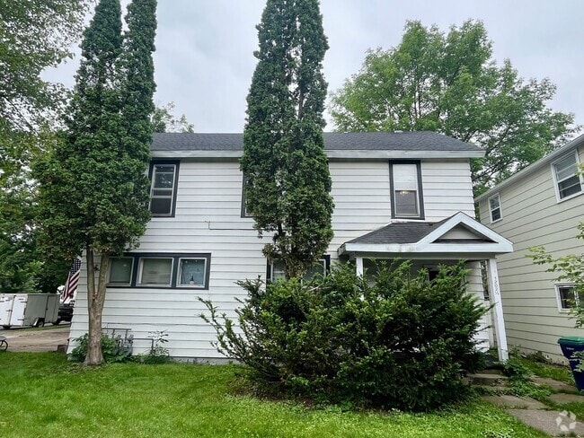 Building Photo - 1202 Prospect Ave Unit Upper Rental
