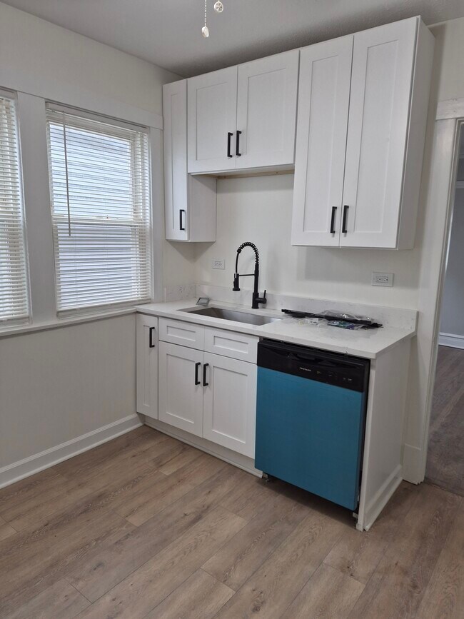 Photo - 3523 N Whipple St Unit 2