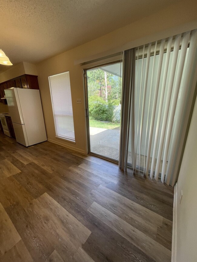 Building Photo - 8632 Northgate Dr Rental
