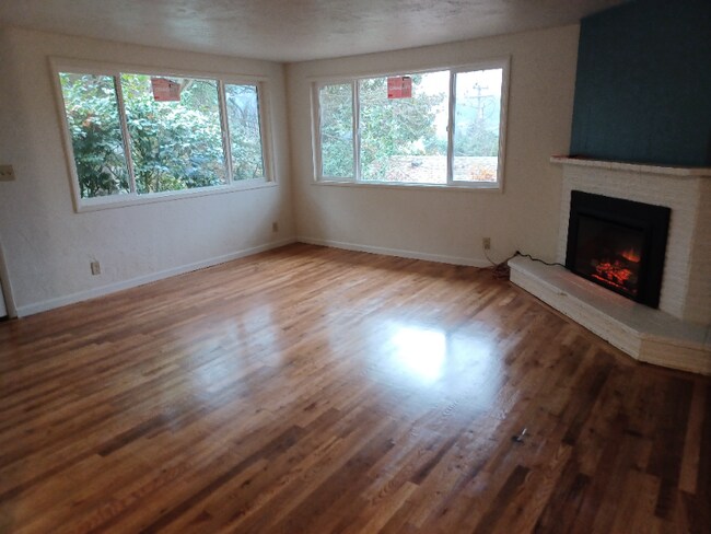 Photo - 585 W 26th Ave