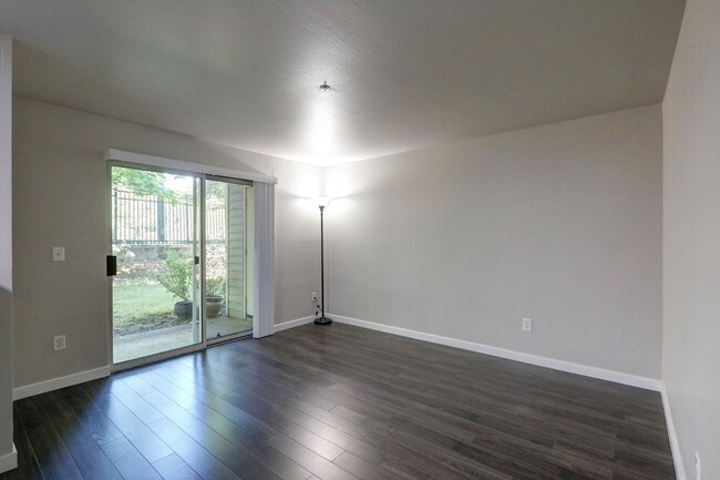 Photo - Ground Floor 1 Bedroom Featuring Newcastle Convenience