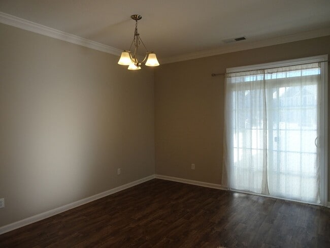 Photo - 108 Promenade Ln