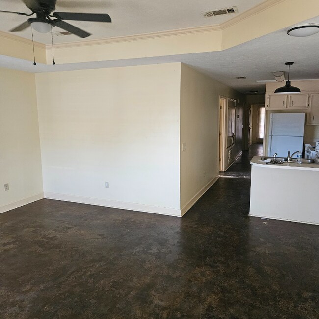 102 Brendalwood Ln