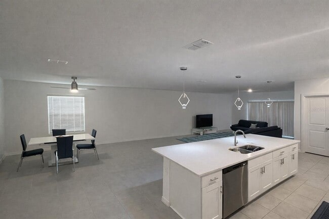 Photo - 5695 Le Marin Wy