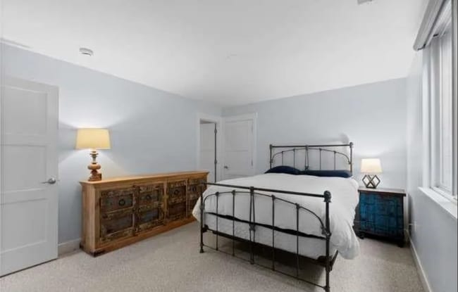 Building Photo - 965 S Clarkson St