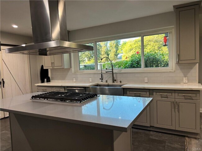 Photo - 6656 Columbus Ave