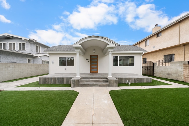 Photo - 1537 N Kingsley Dr