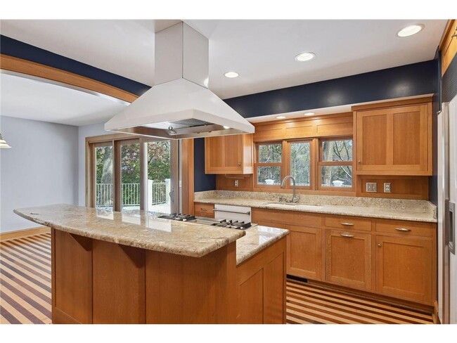 Building Photo - 5207 Doncaster Way